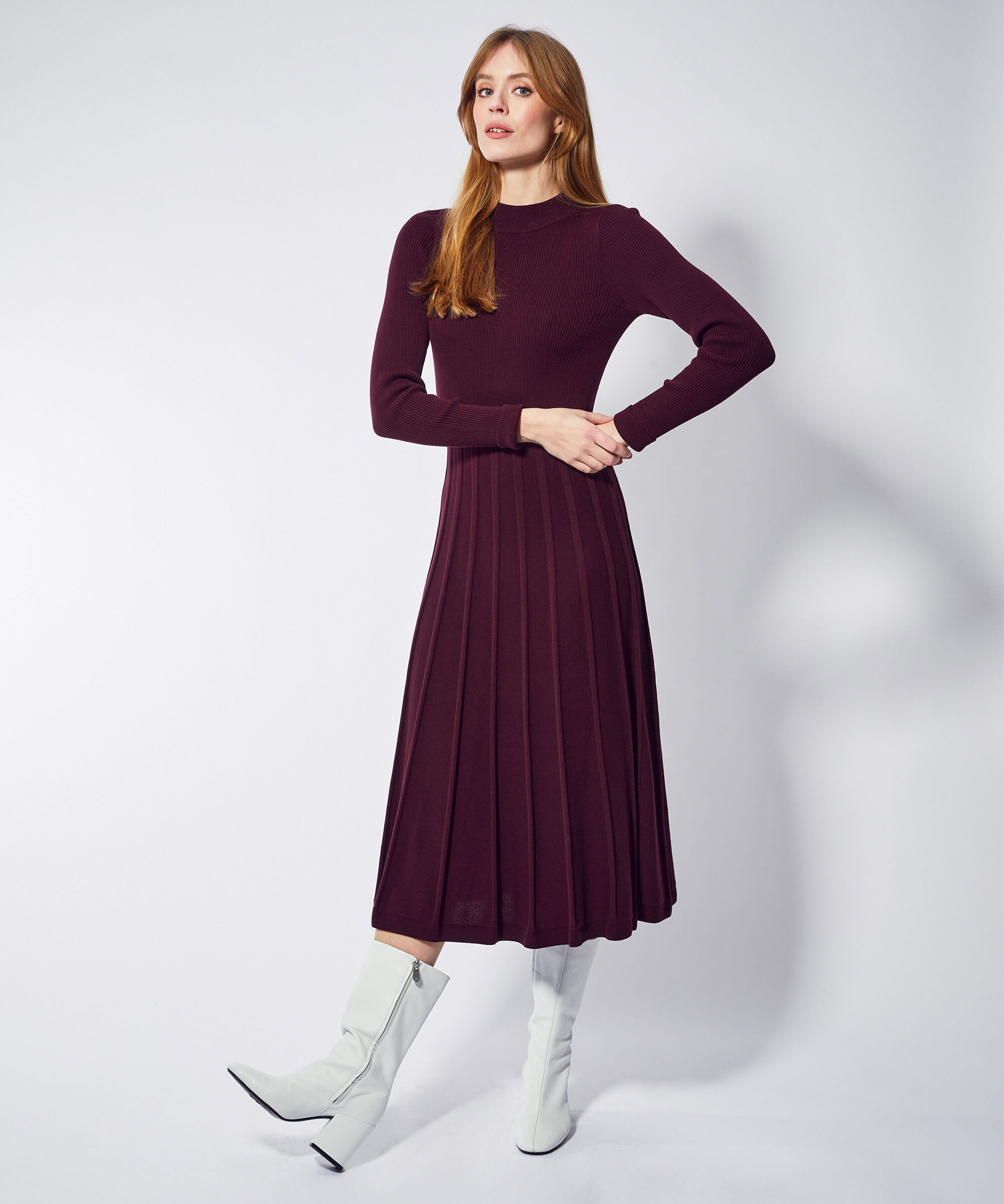 https://www.jumperfabriken.se/pub_docs/files/Joanne-dress-burgundy-1.jpg